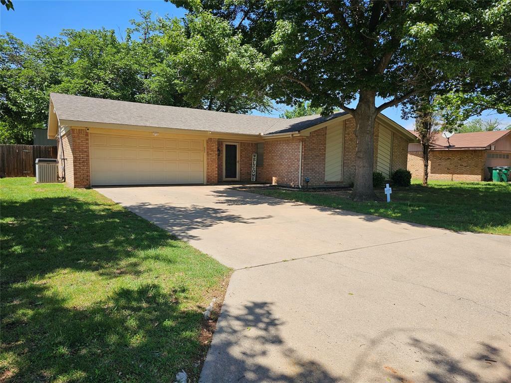 Property Photo: 2808 Nabers Street TX 76384