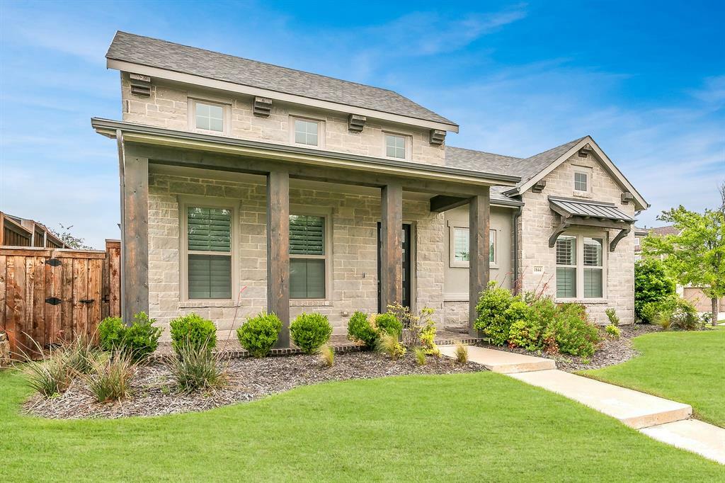 Property Photo: 1844 Quiet Oak Place TX 76008
