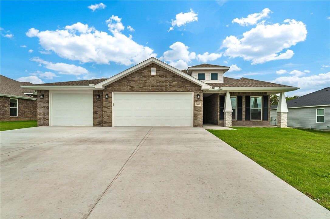 Property Photo:  3603 N J.r. Martin Drive  AR 72761 