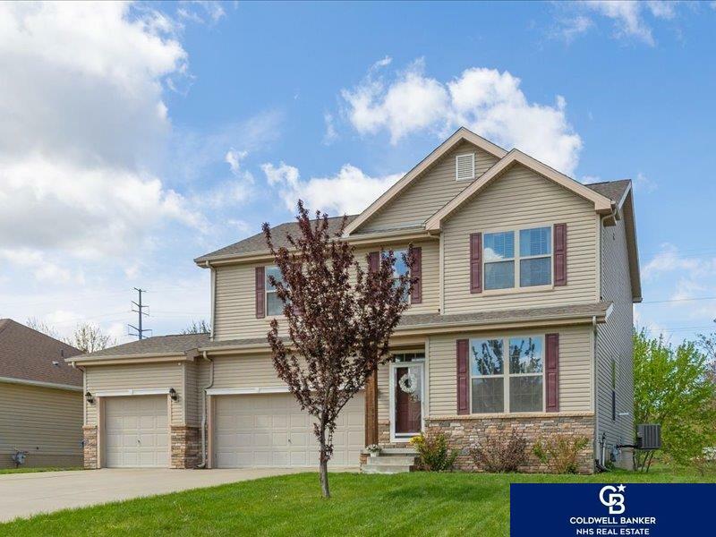 Property Photo: 1404 Georgia Avenue NE 68147