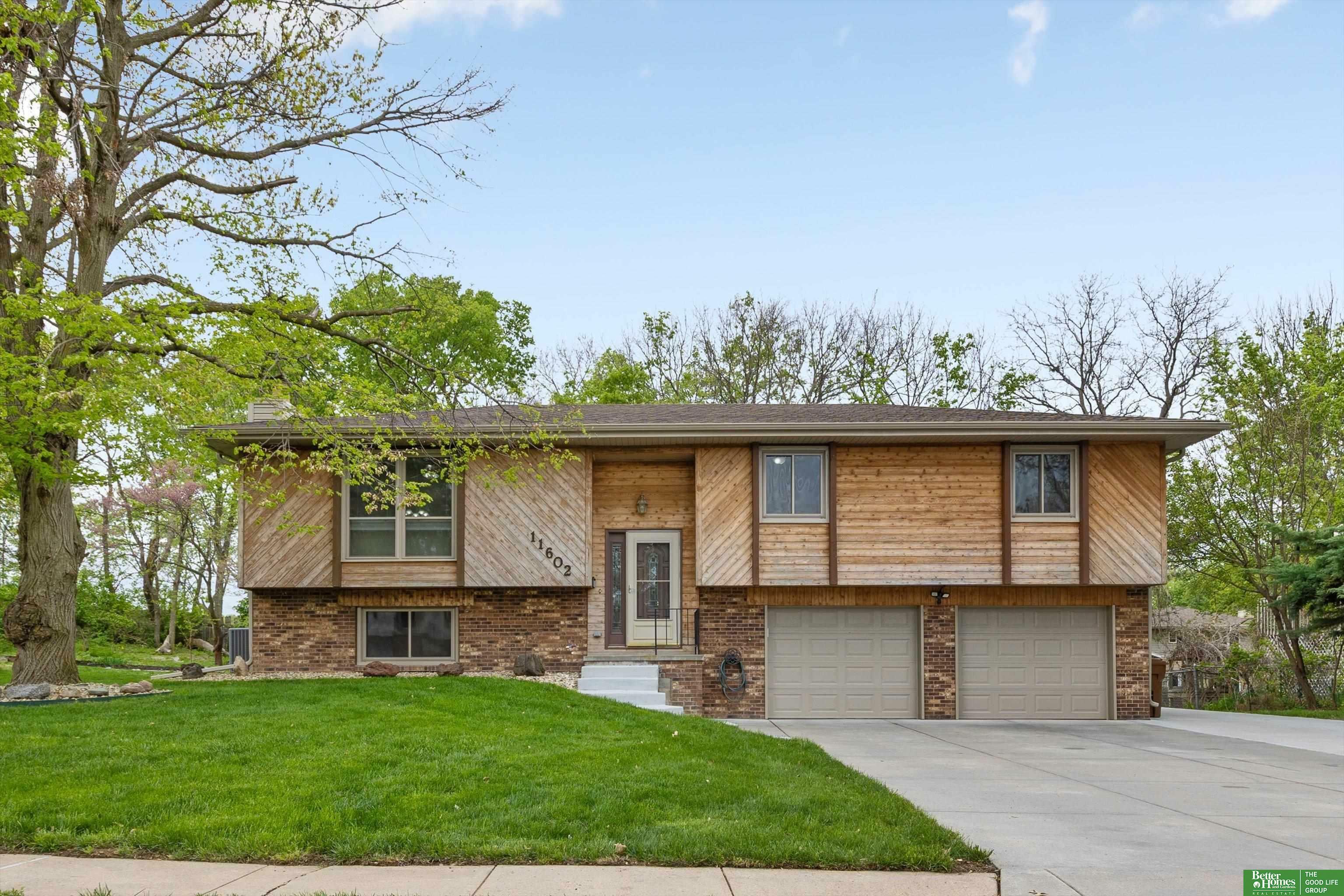 Property Photo: 11602 S 39 Street NE 68123