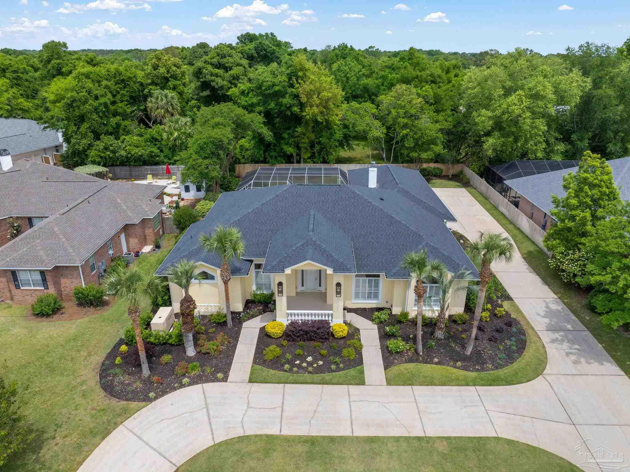 Property Photo: 3440 Oakmont Dr FL 32503