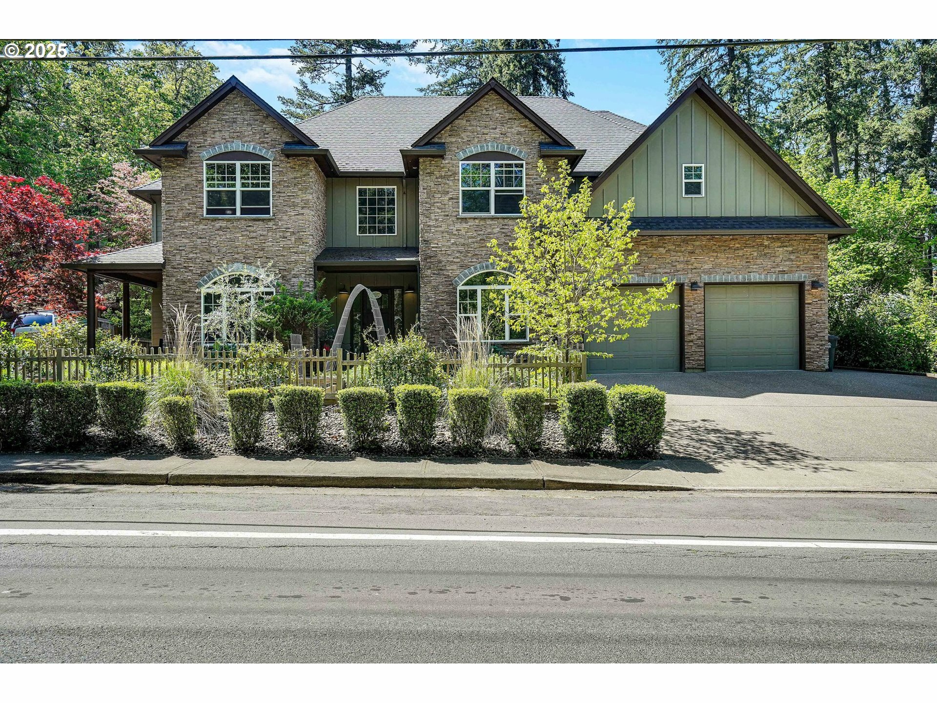 Property Photo:  3371 Croisan Creek Rd  OR 97302 