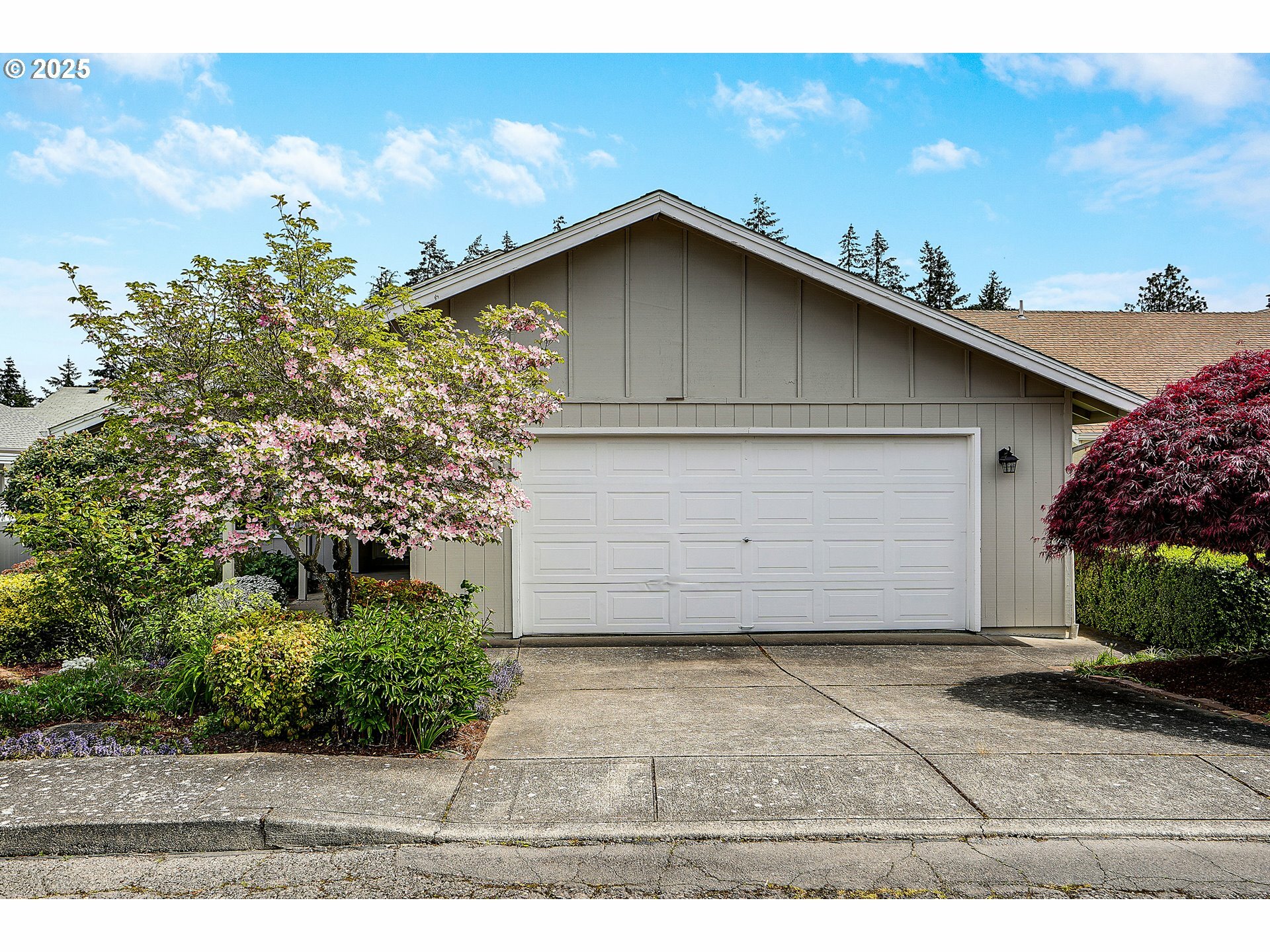 Property Photo: 1663 Sunrise Cir NW OR 97304