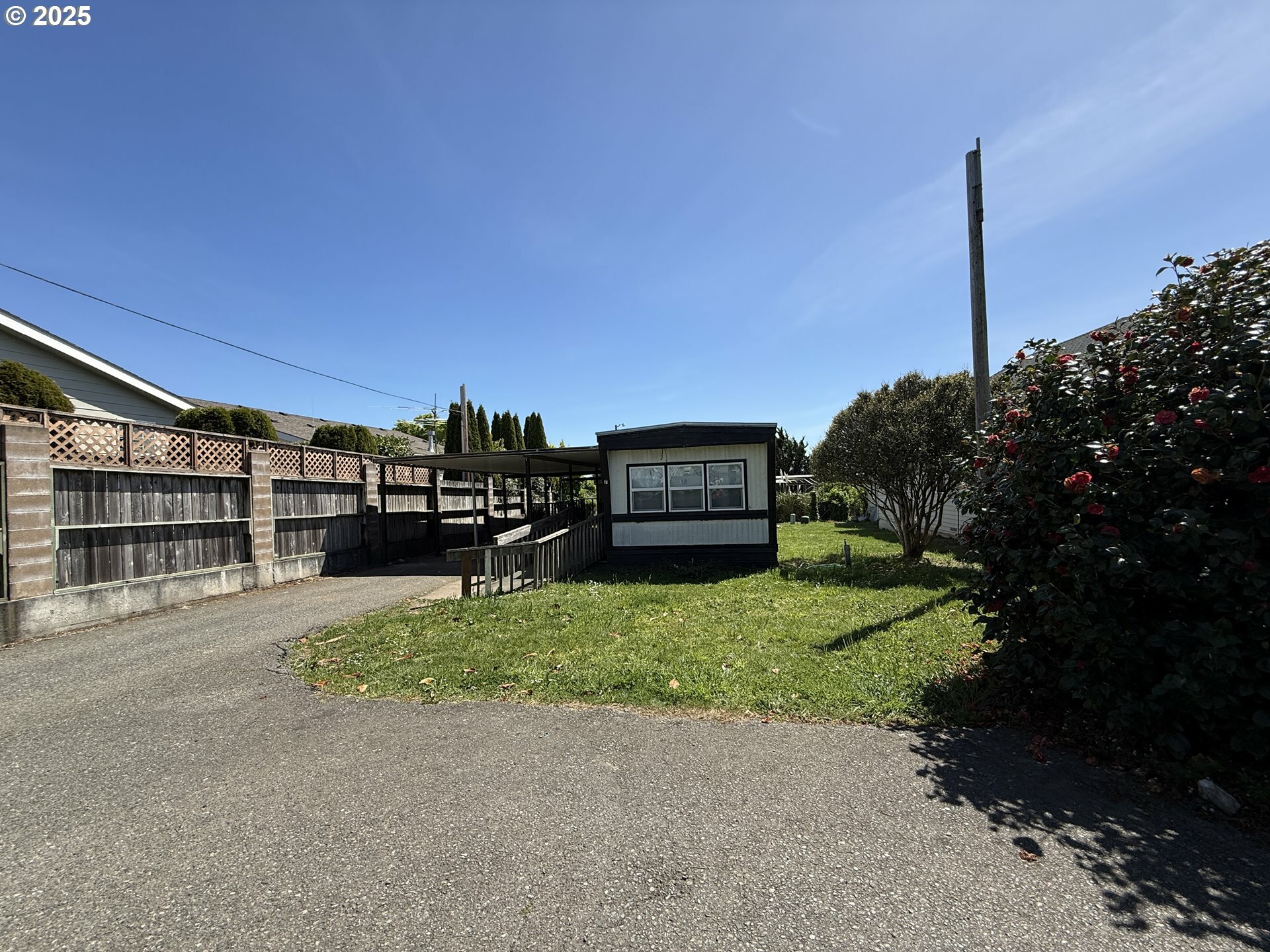 Property Photo: 98090 W Benham Ln 7 OR 97415