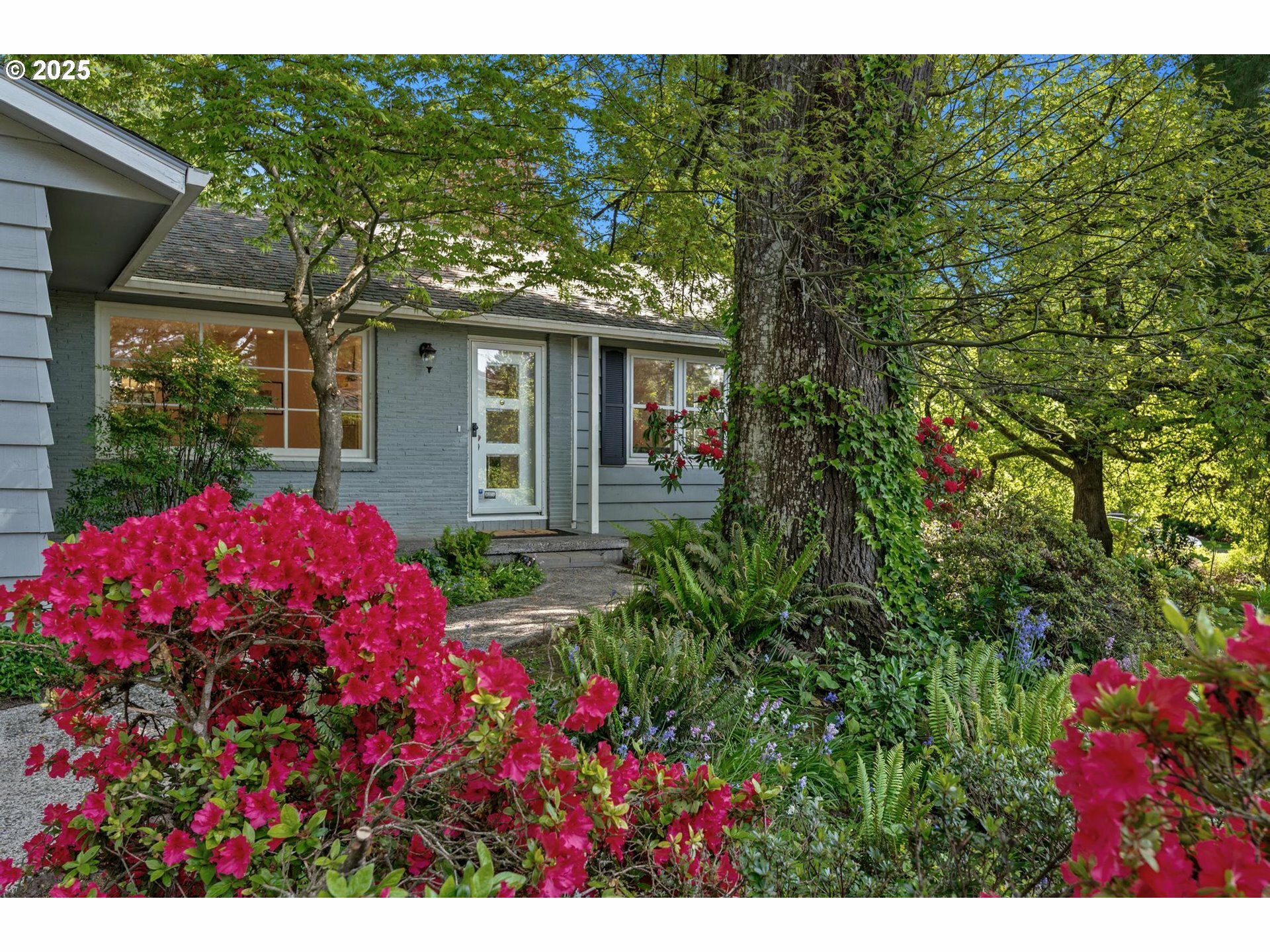 Property Photo: 3830 SW Ridgewood Ave OR 97225