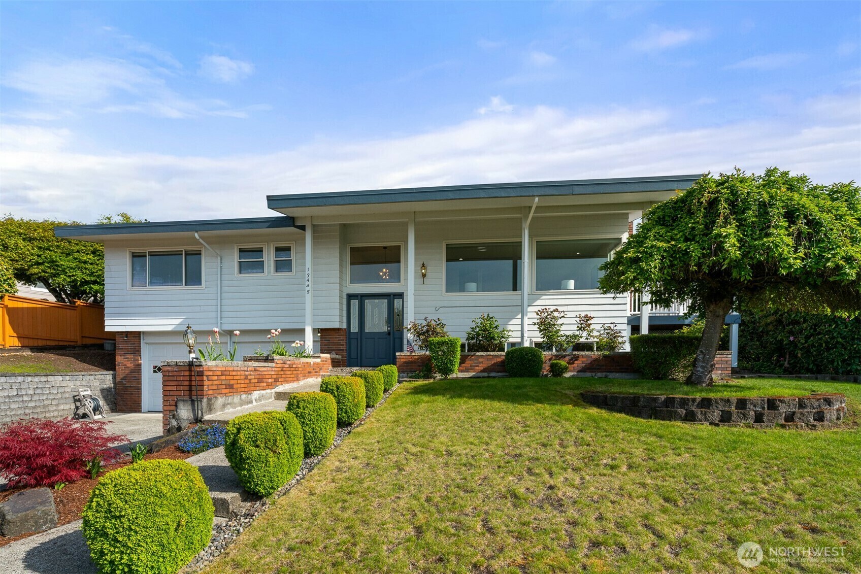 Property Photo: 13445 SE 43rd Street WA 98006