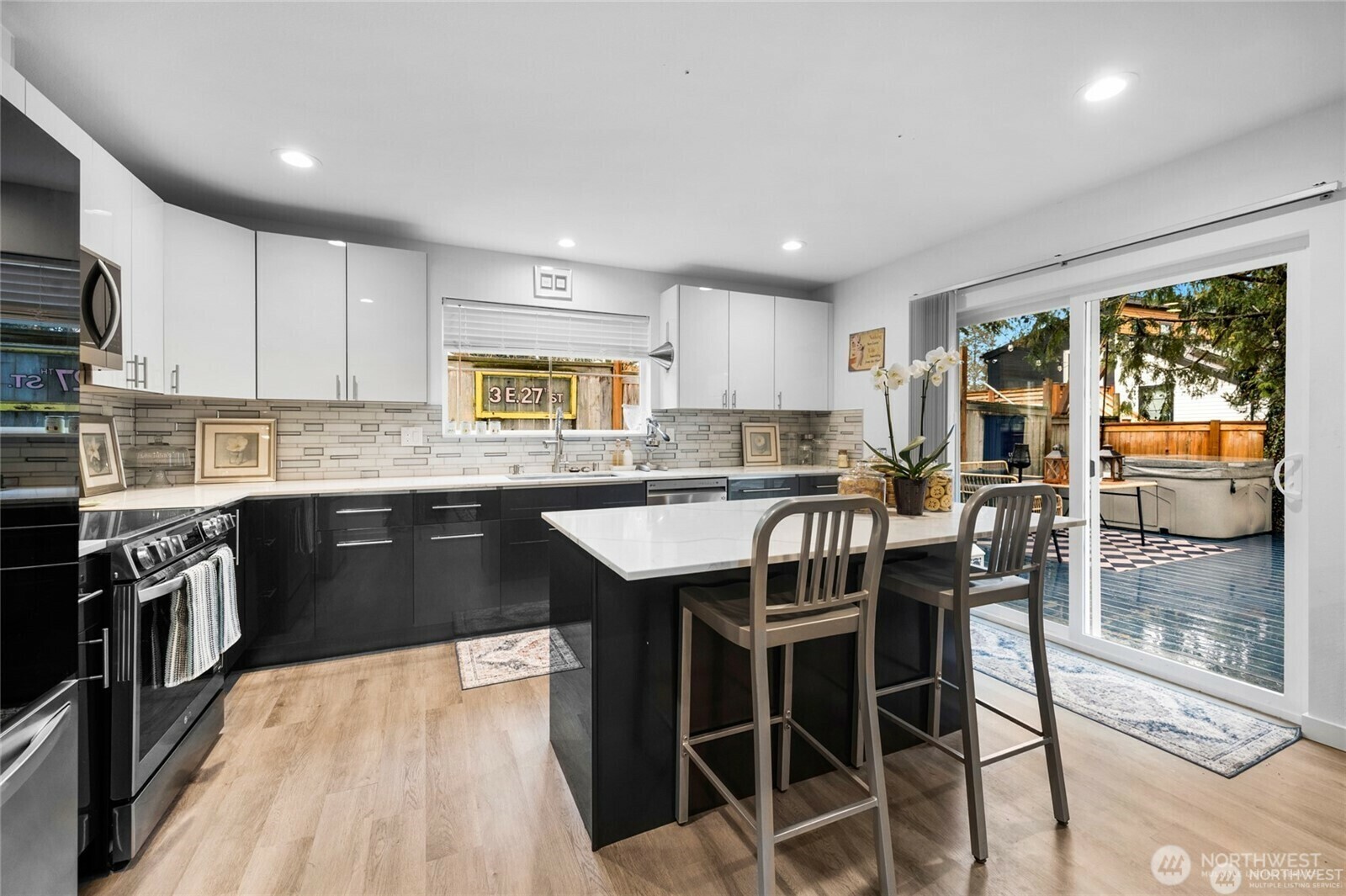 Property Photo: 712 NW 95th Street 2 WA 98117
