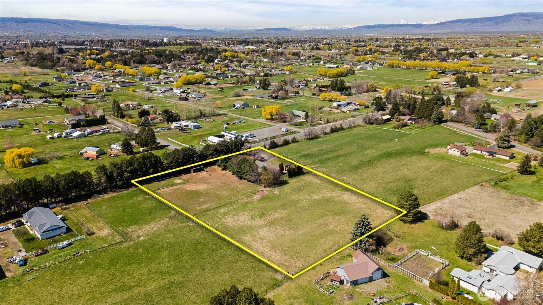 Property Photo: 1350 Number 6 Road WA 98926