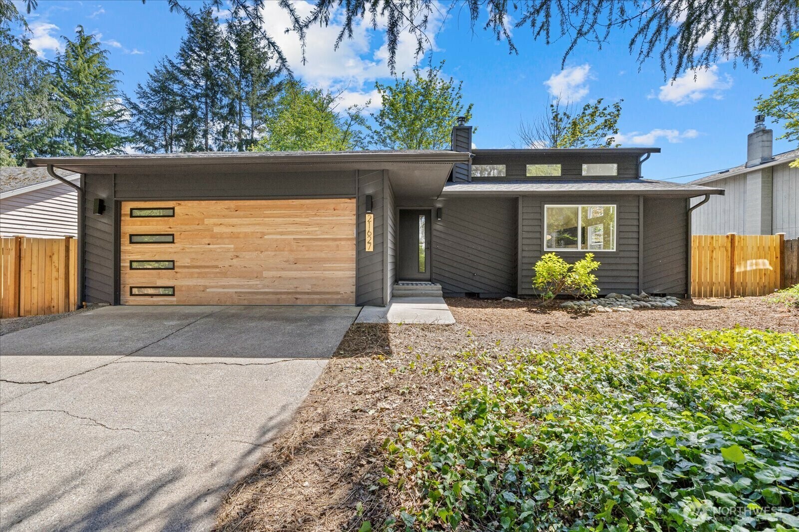 Property Photo: 21627 SE 267th Street WA 98038