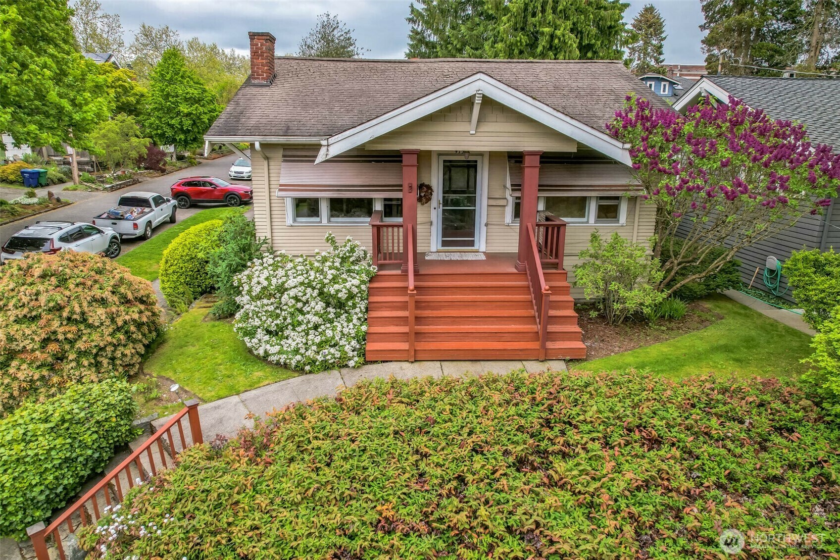 Property Photo: 4132 Ashworth Avenue N WA 98103