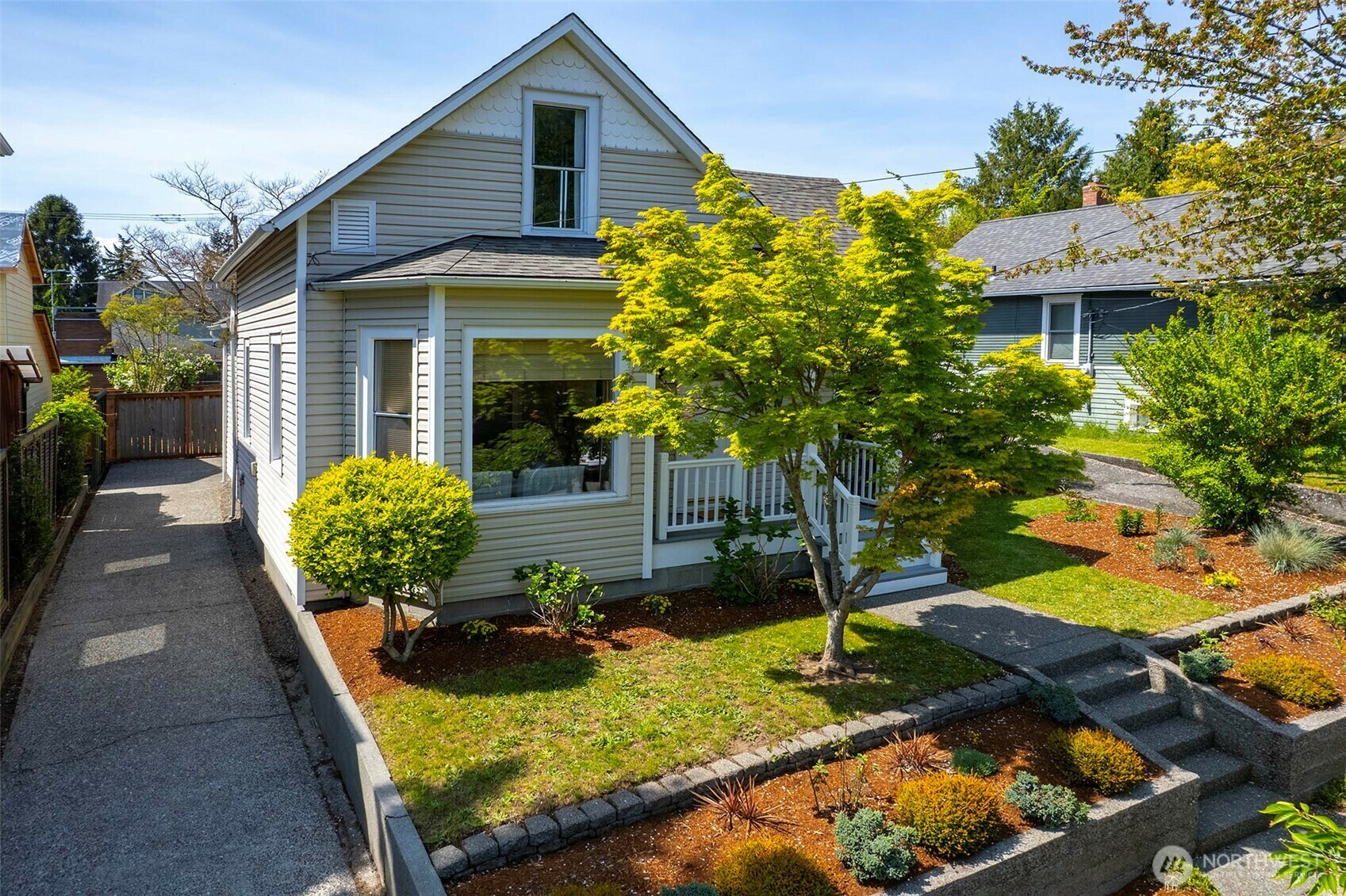 Property Photo: 6507 Earl Avenue NW WA 98117