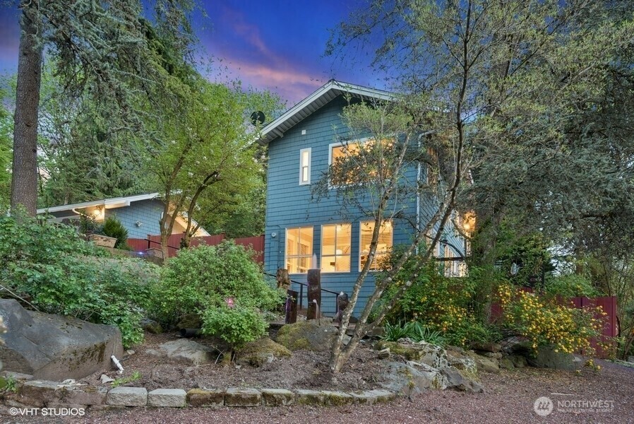 Property Photo: 3204 142nd Place NE WA 98007