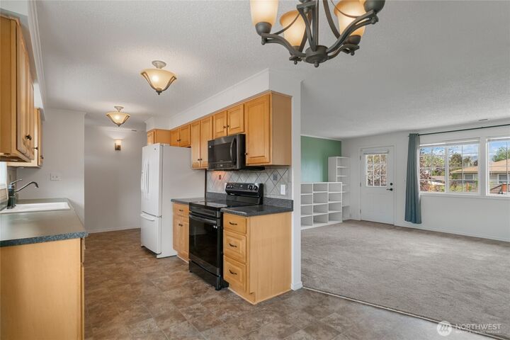 Property Photo:  303 S Jackson Pl  WA 98802 