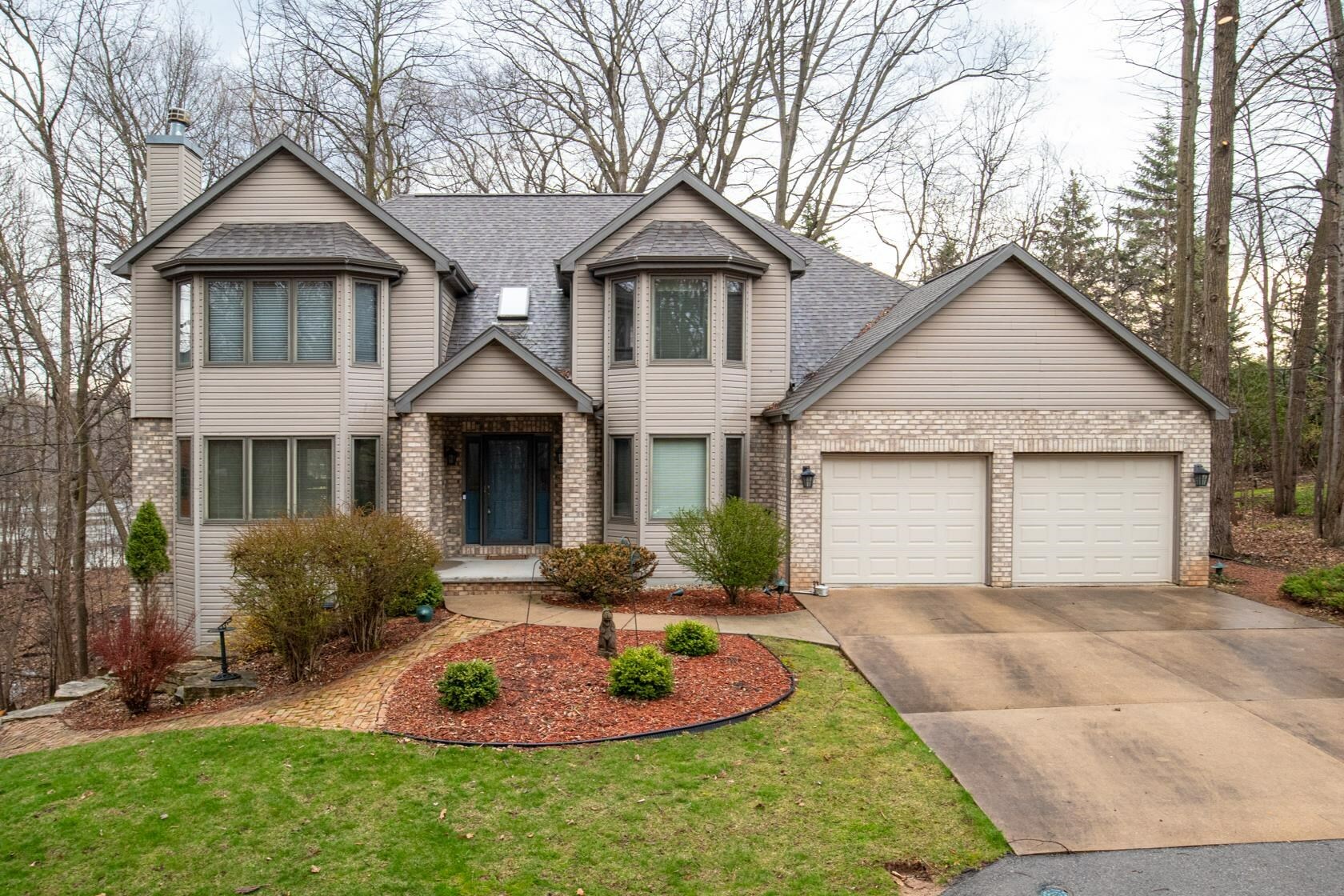 2111 Sumac Lane  Appleton WI 54915 photo