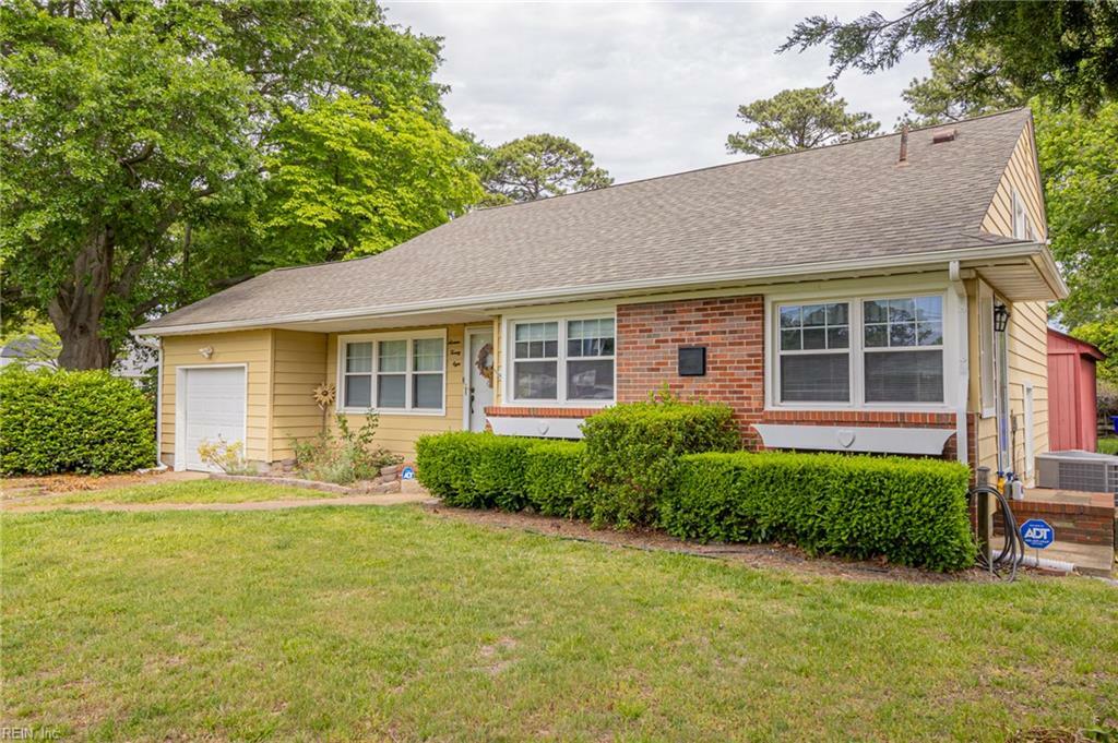 Property Photo: 1628 Red Brook Ct VA 23518