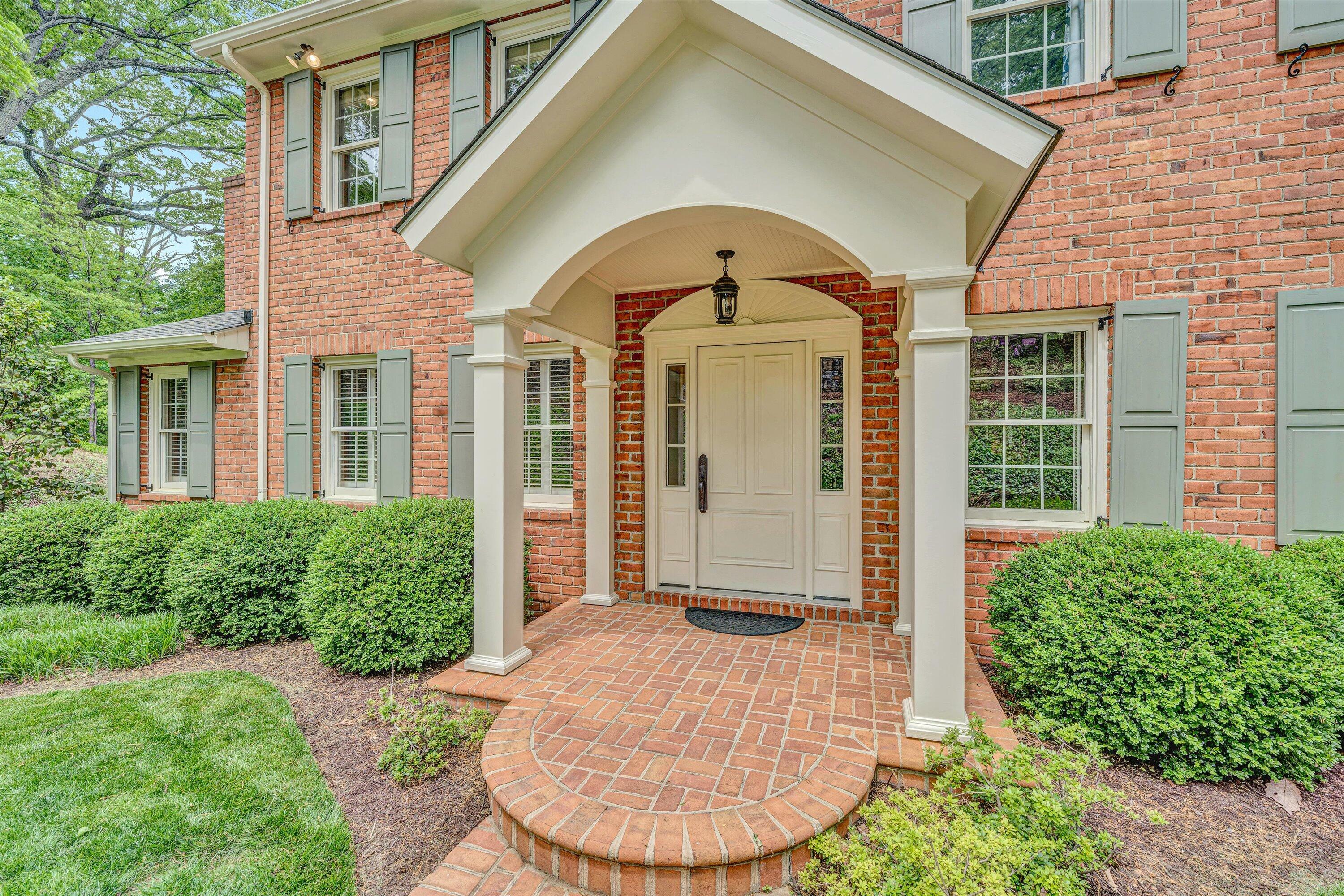 Property Photo: 835 Wildwood Rd SW VA 24014