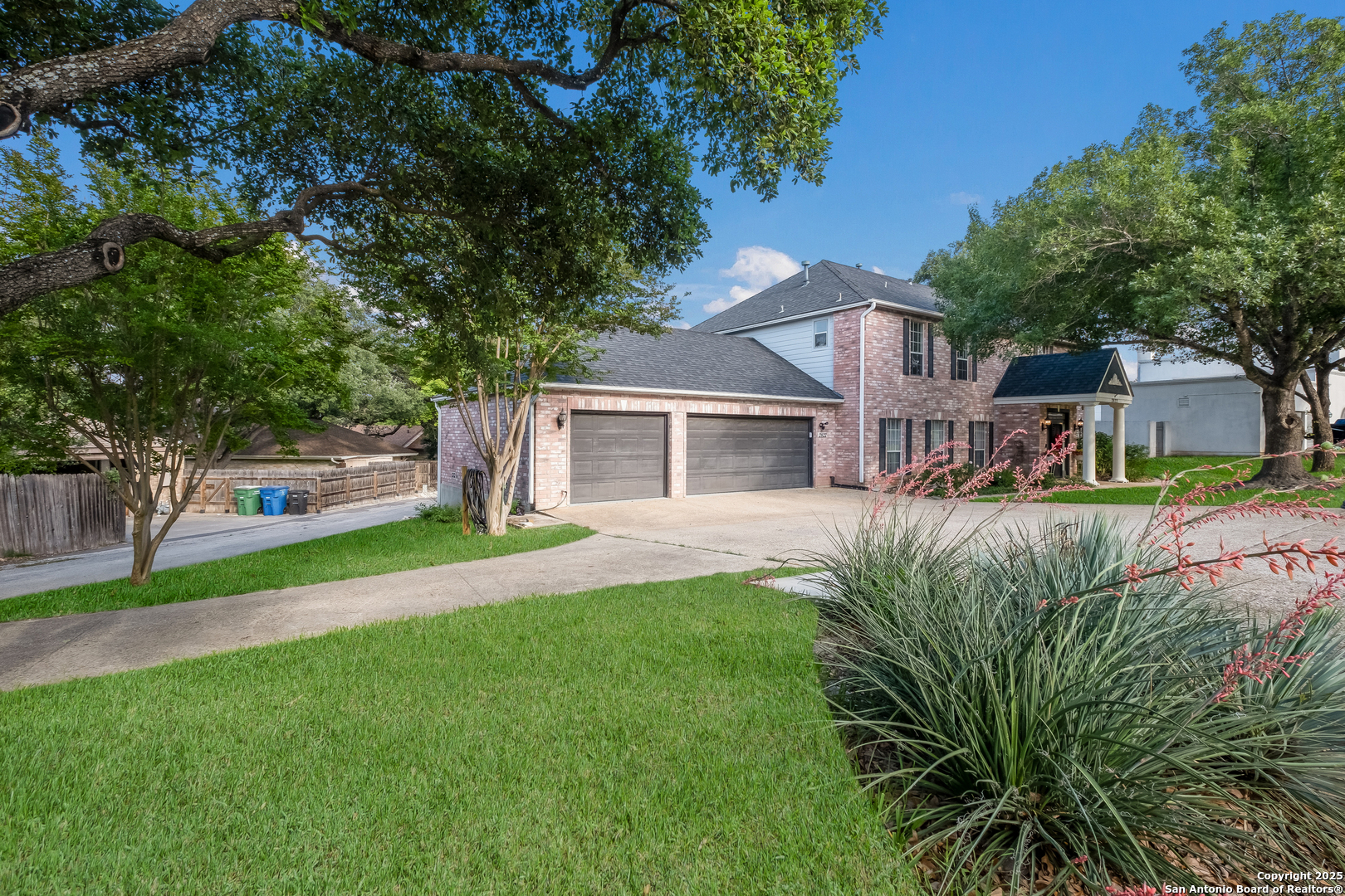 Property Photo: 2822 Swandale St. TX 78230