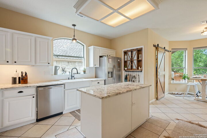 Property Photo: 9610 Rocksprings TX 78251