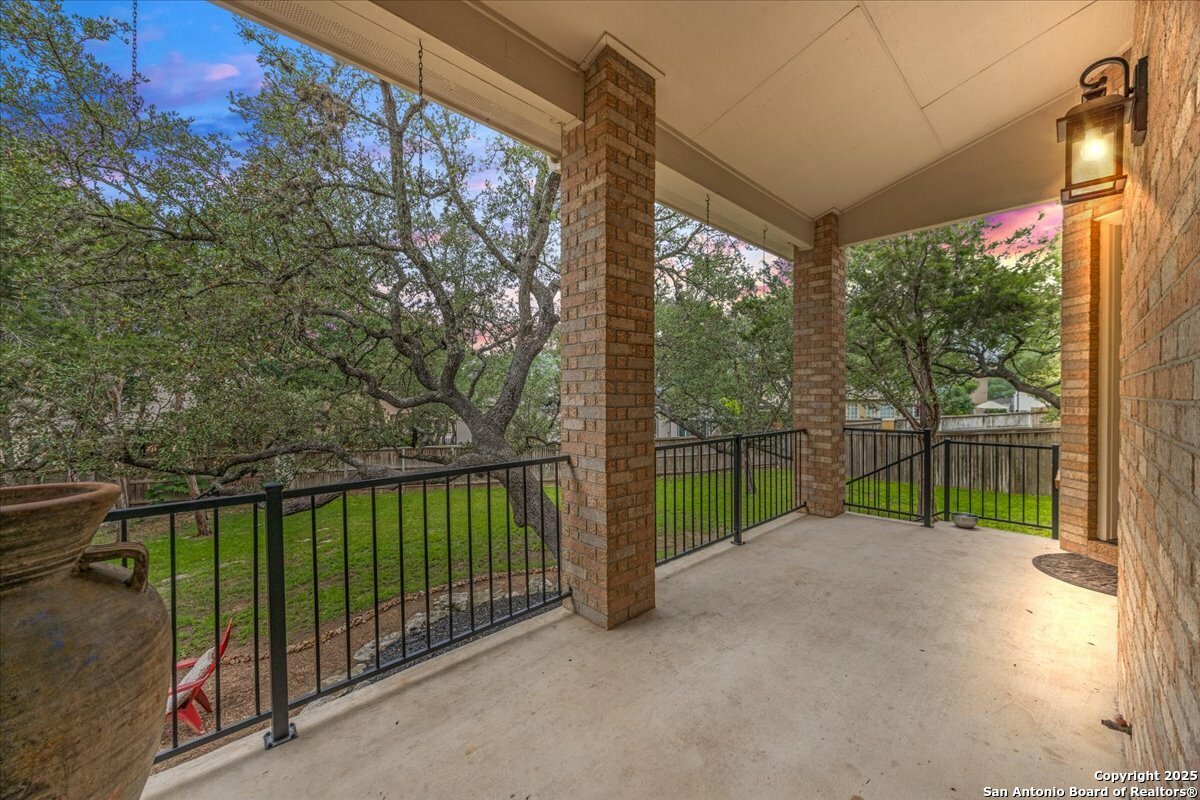 Property Photo: 1006 Whitneys Ct TX 78260