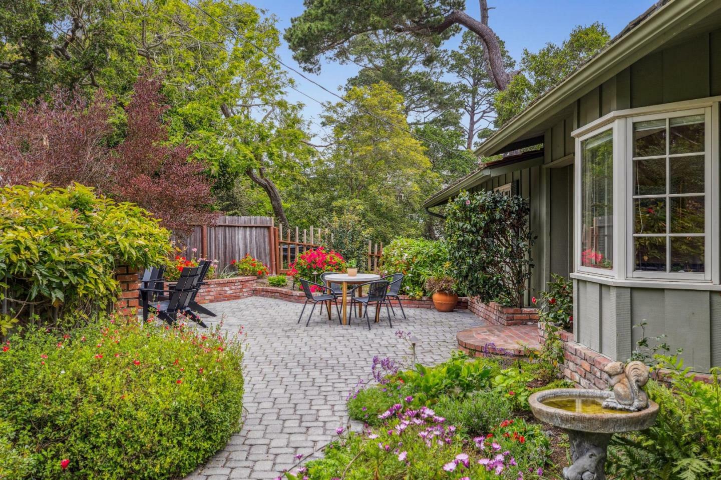 Property Photo: 2 SE Pine Ridge Way CA 93921