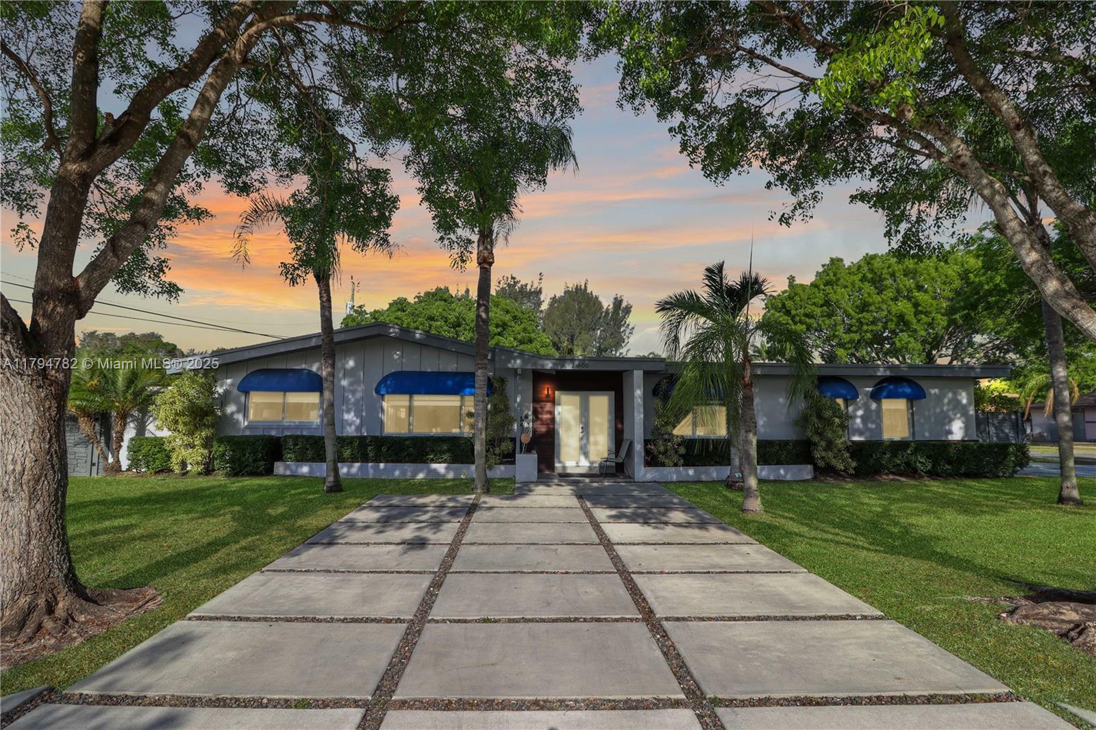 14600 SW 87th Ct  Palmetto Bay FL 33176 photo