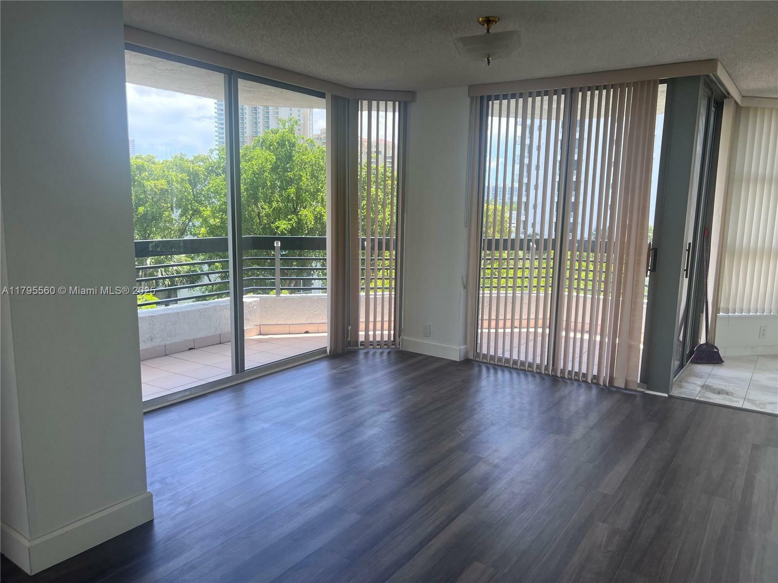 Property Photo: 3400 NE 192nd St 504 FL 33180