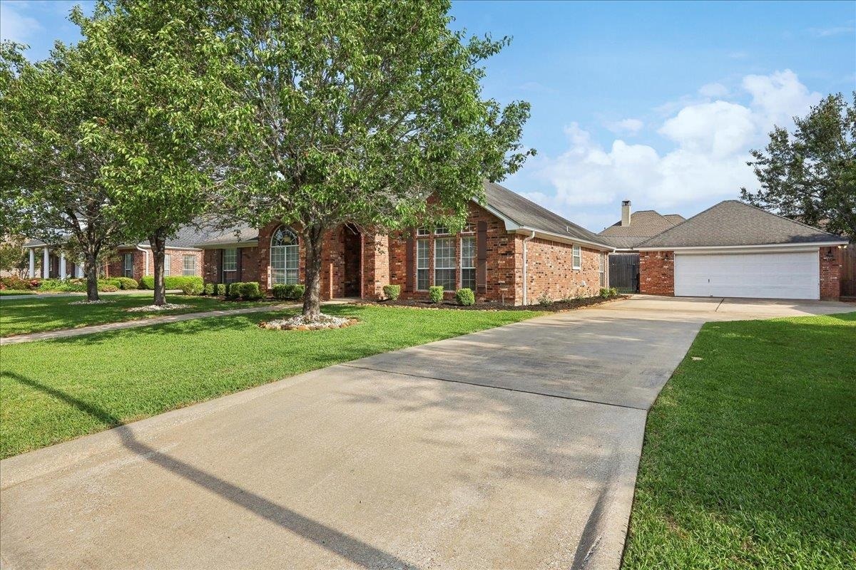 Property Photo: 6080 Chatom Trace TX 77706