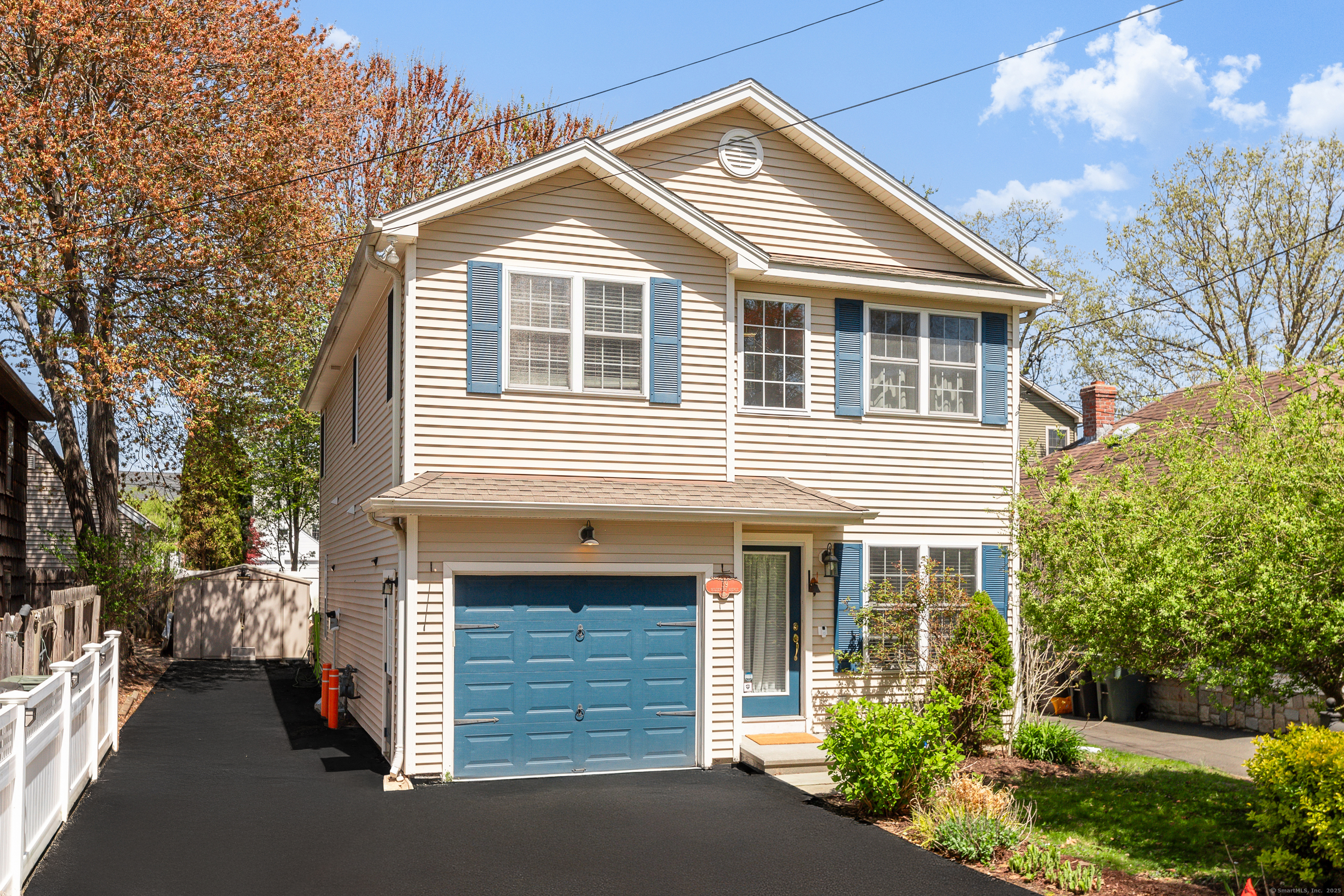 Property Photo: 39 Wildemere Avenue CT 06460