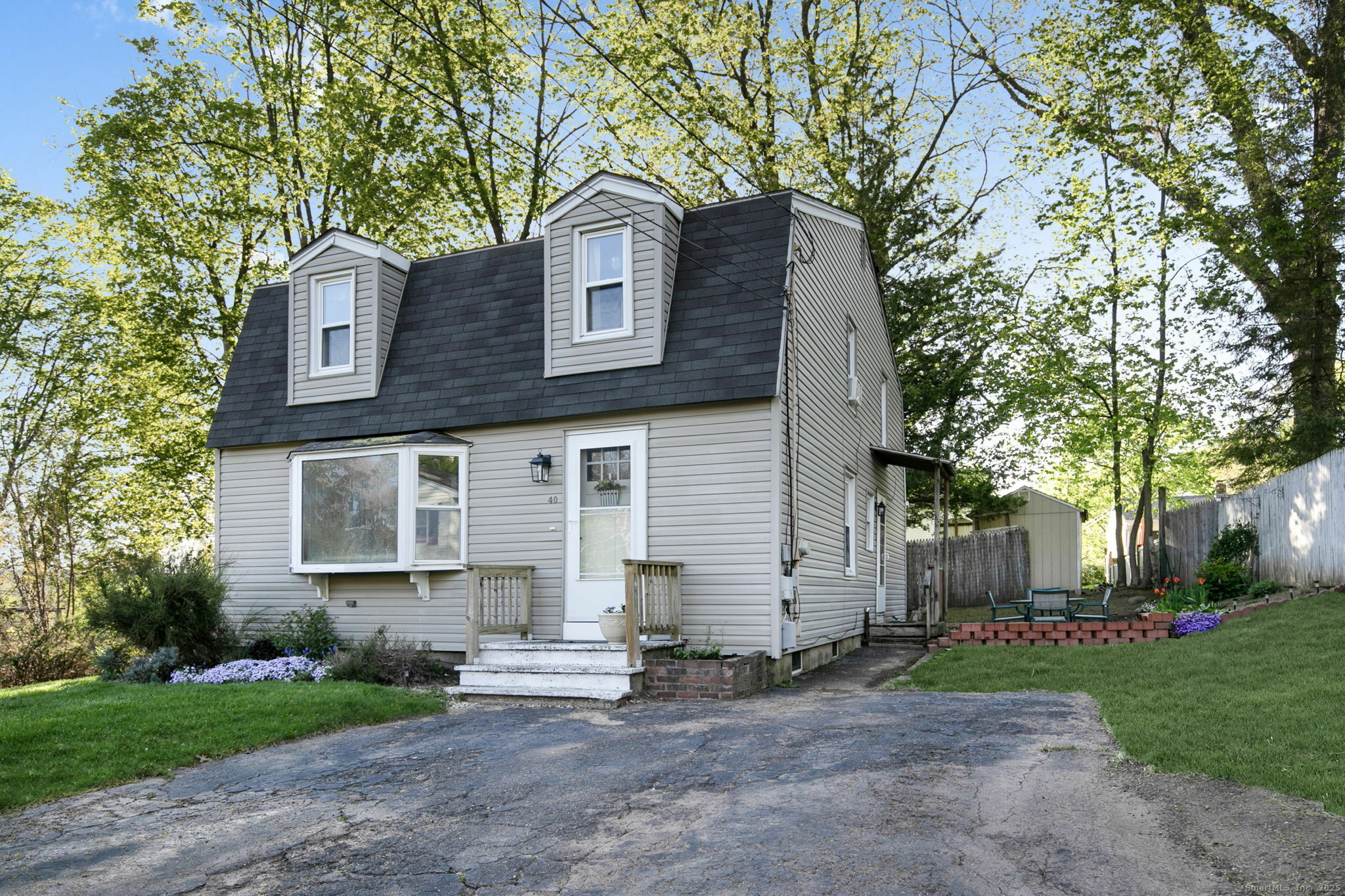 Property Photo: 40 Hillside Street CT 06451