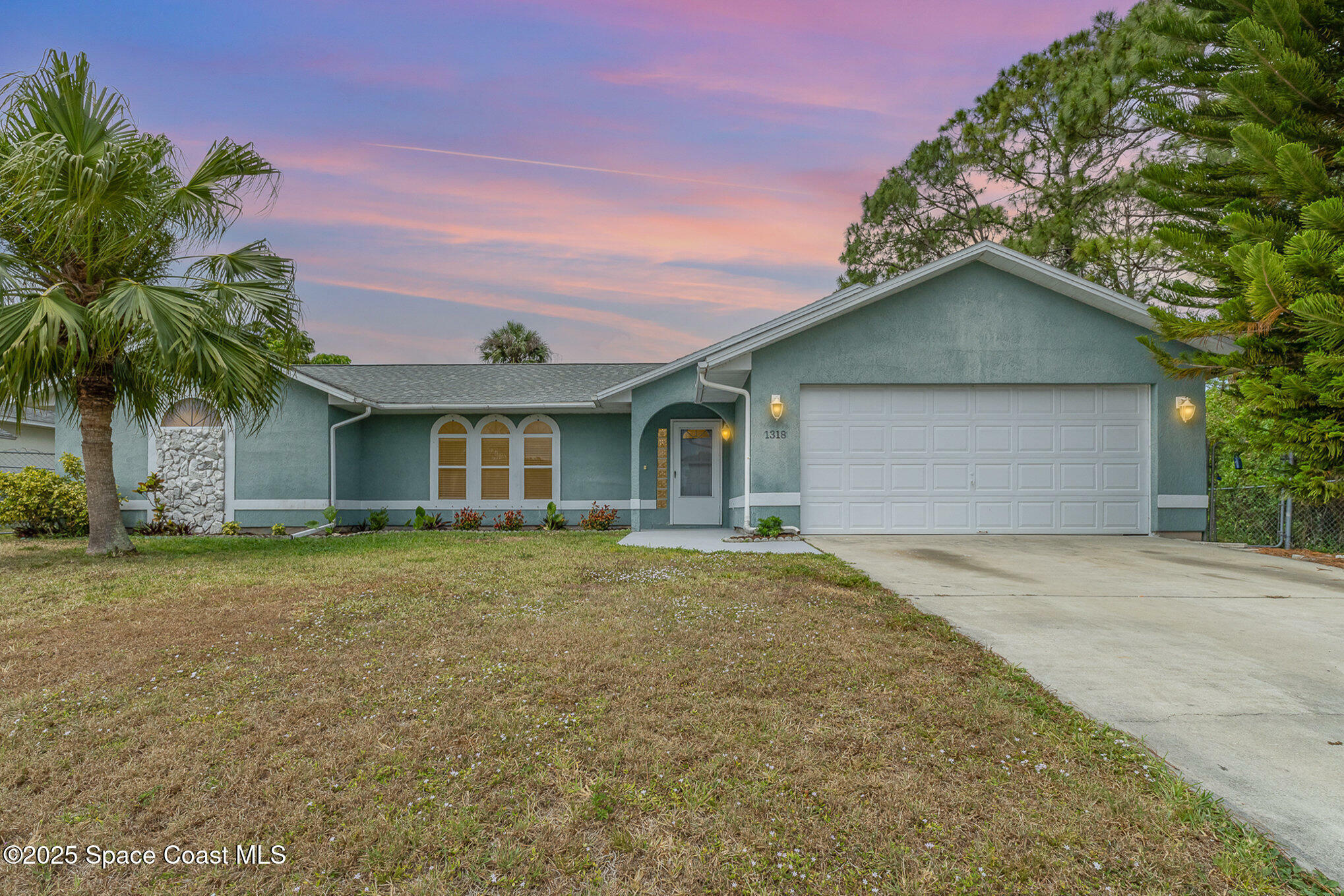 Property Photo: 1318 Camas Avenue NW FL 32907