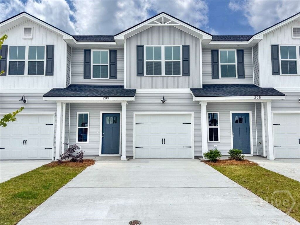 Property Photo:  209 Heirloom Road  GA 31313 