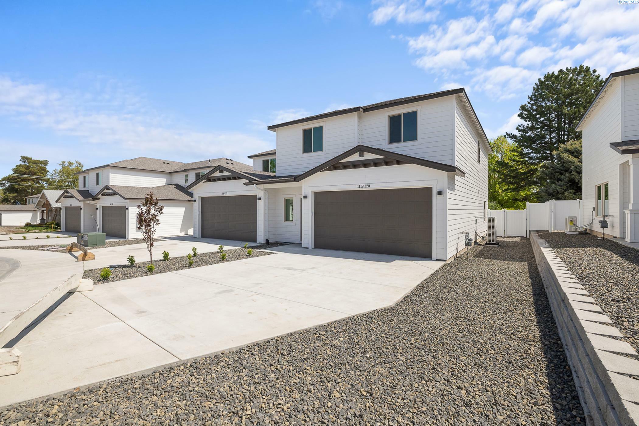Property Photo: 1119 S Underwood Pl WA 99337