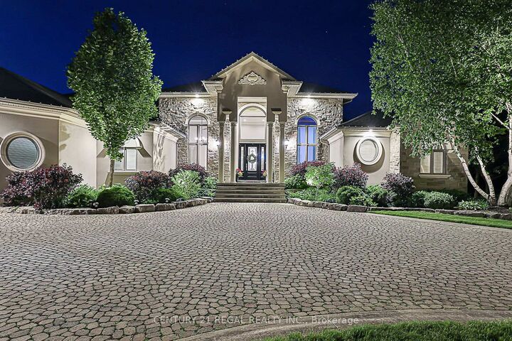 Property Photo: 16 Lake Woods Drive ON L4A 1P9