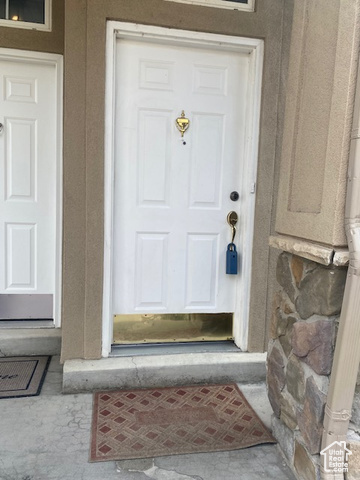 Property Photo: 948 Shetland Ln 17 UT 84025