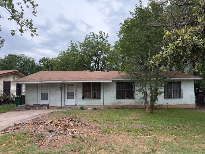 1703 Loreto Drive  Austin TX 78721 photo