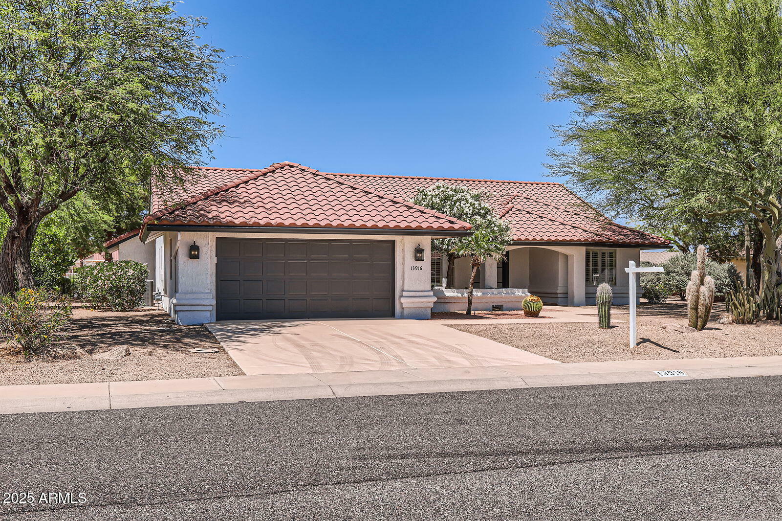Property Photo: 13916 W Whitewood Drive AZ 85375