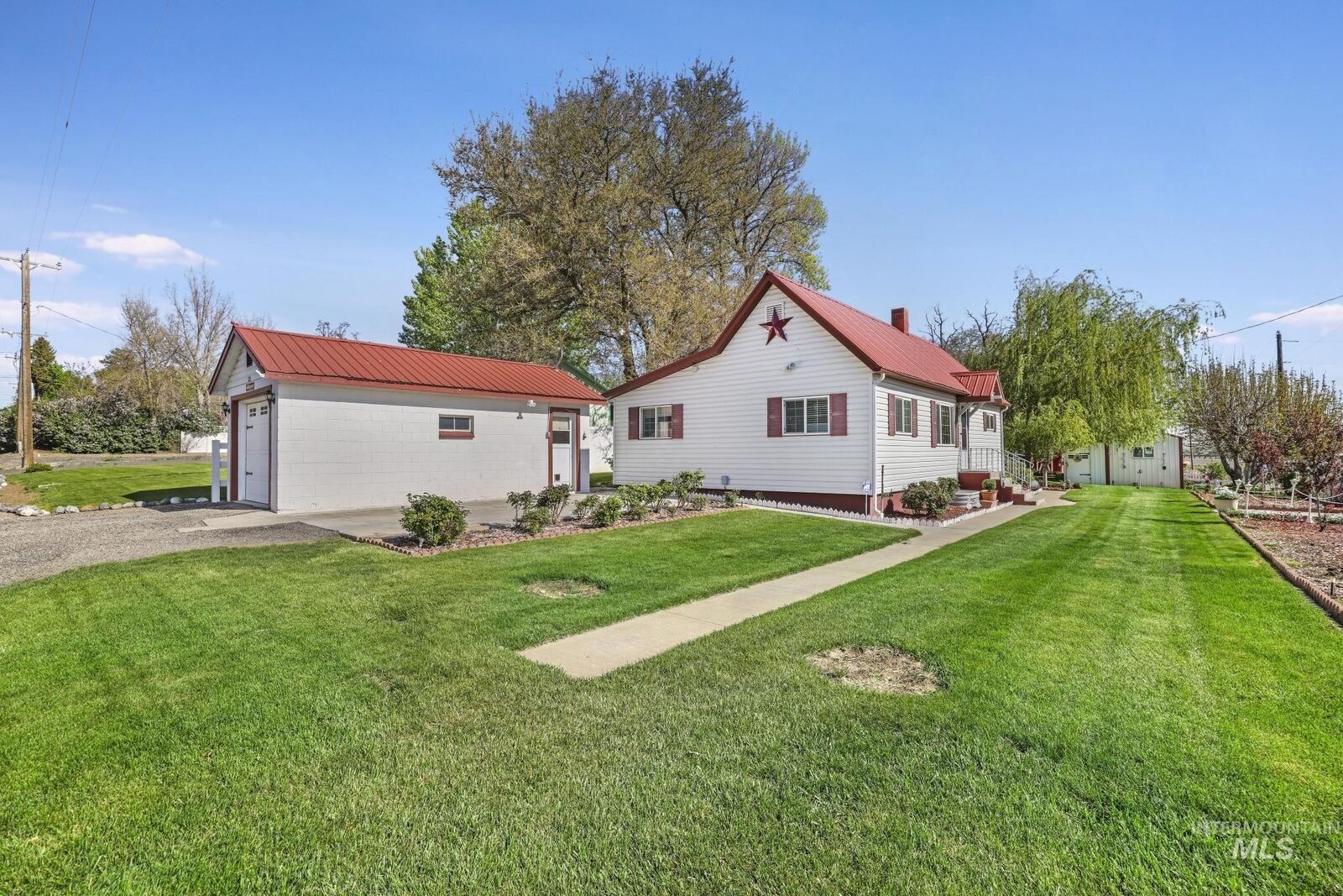 Property Photo:  120 E Hagerman Avenue  ID 83332 