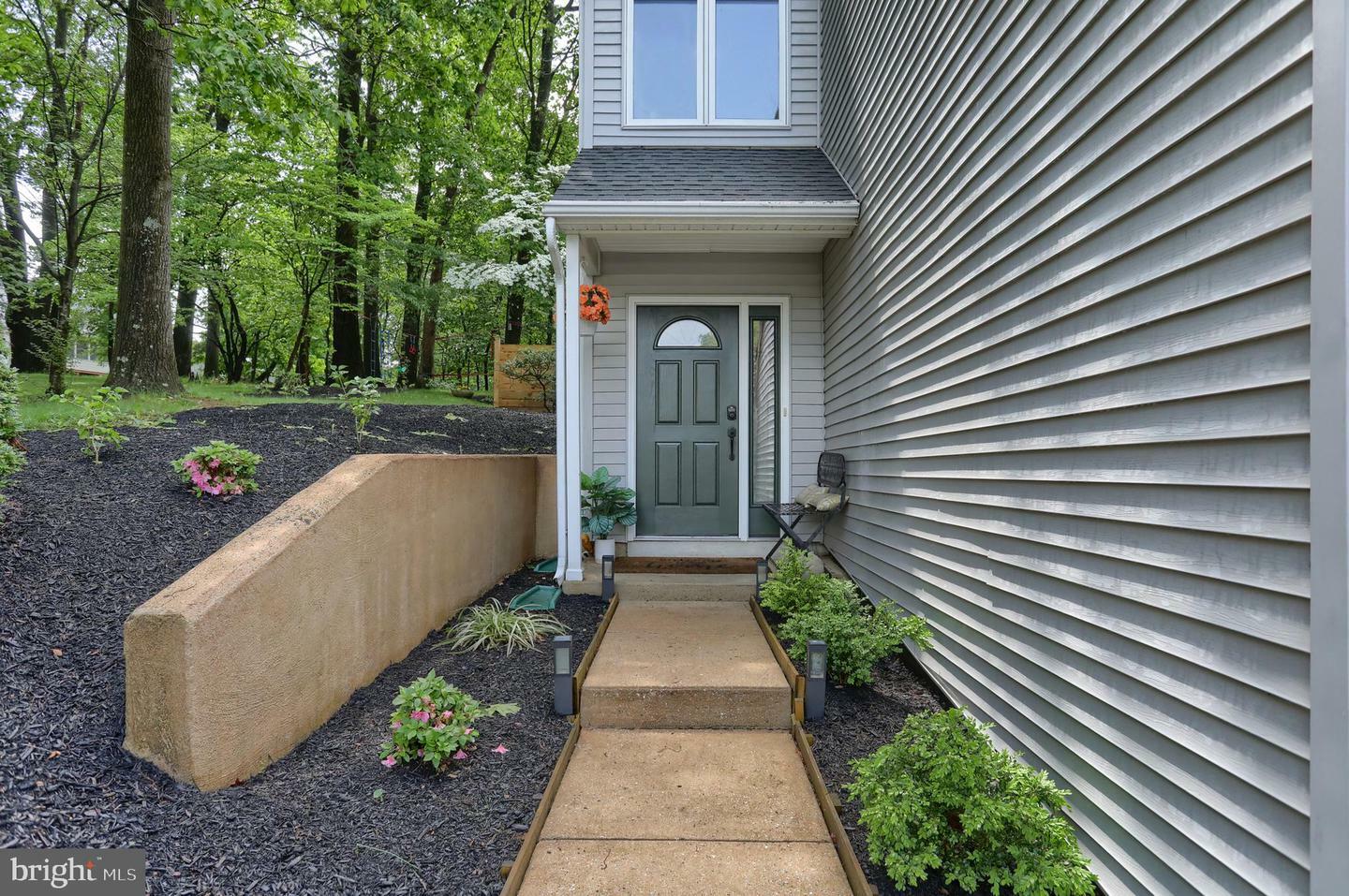 Property Photo: 1023 Oak Knoll Drive PA 17111
