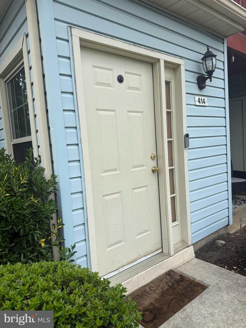 Property Photo: 414 Atlanta Court NJ 08080