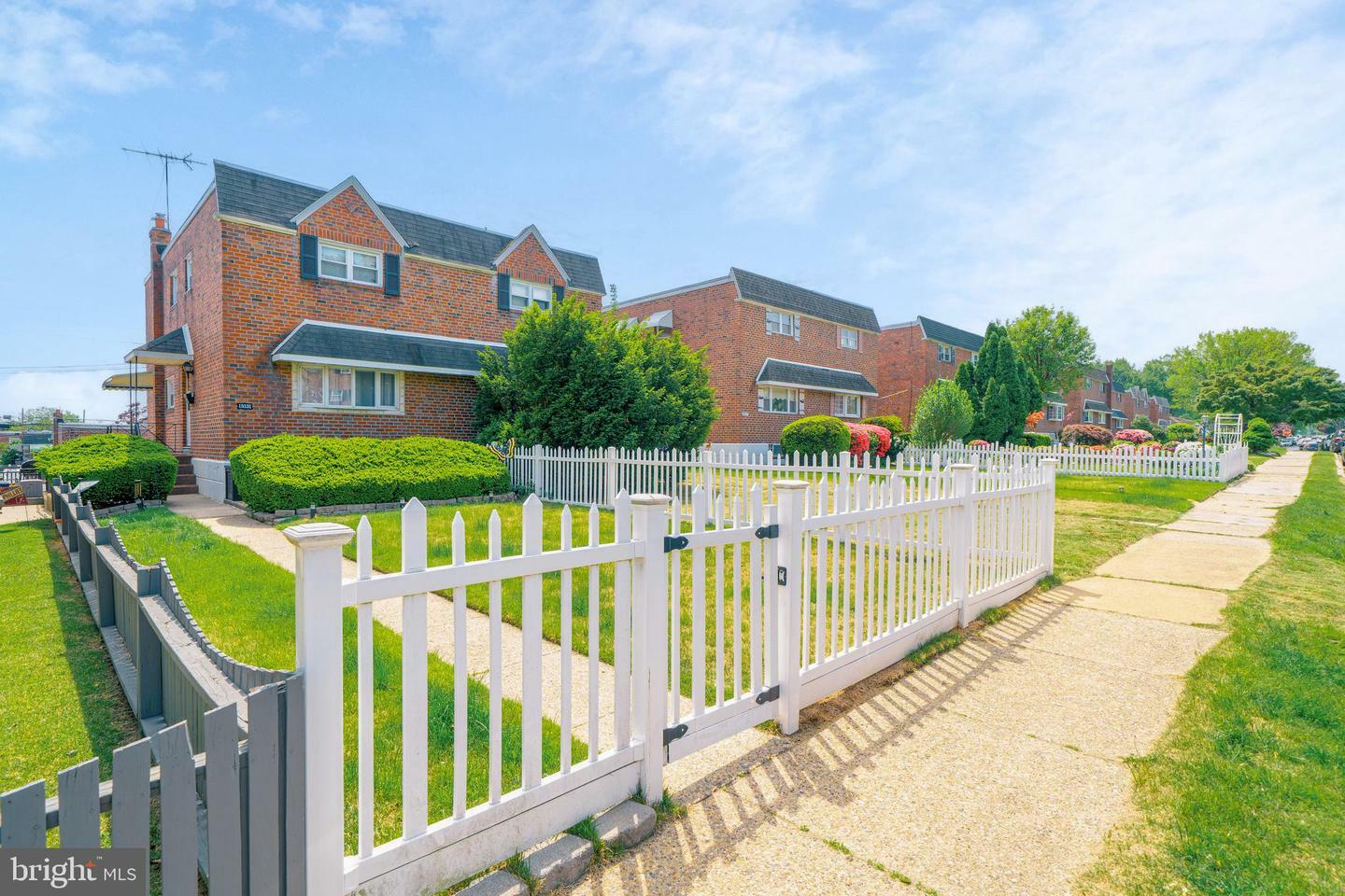 Property Photo: 15131 Endicott Street PA 19116
