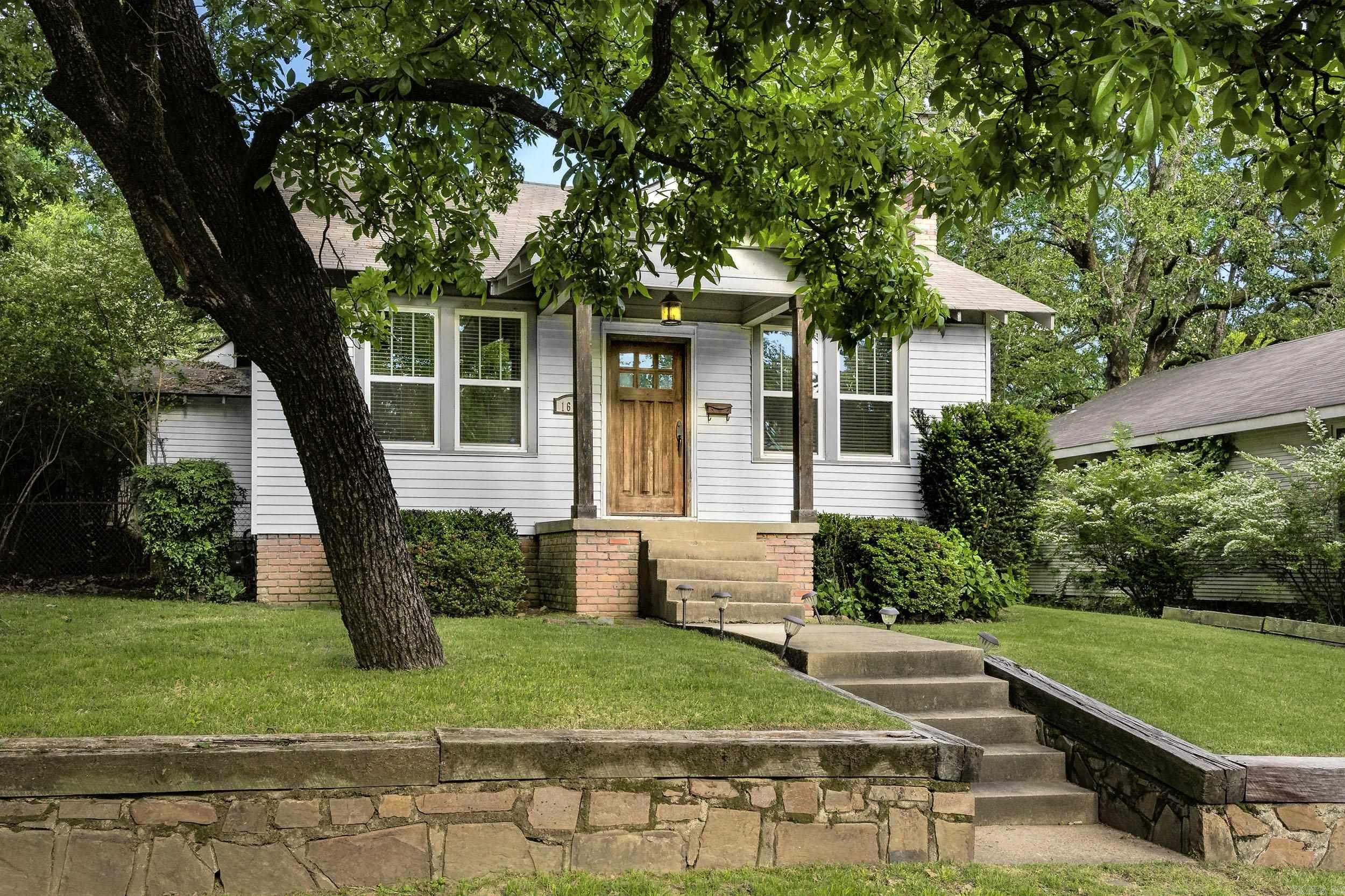 Property Photo: 1615 N Taylor Street AR 72207