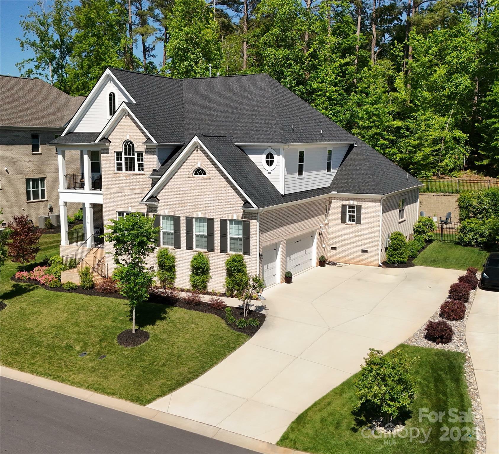 Property Photo: 218 Turtleback Ridge NC 28104