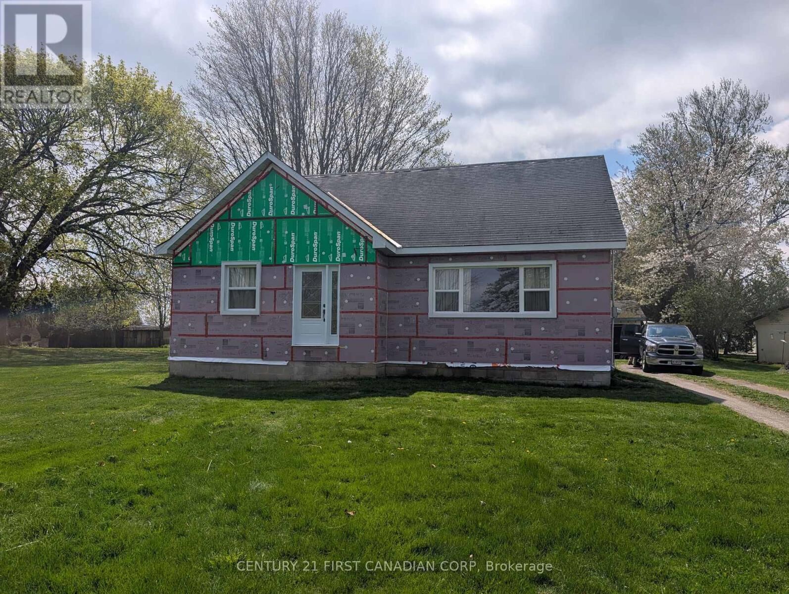 Property Photo: 211 King Edward Street ON N3L 3E3