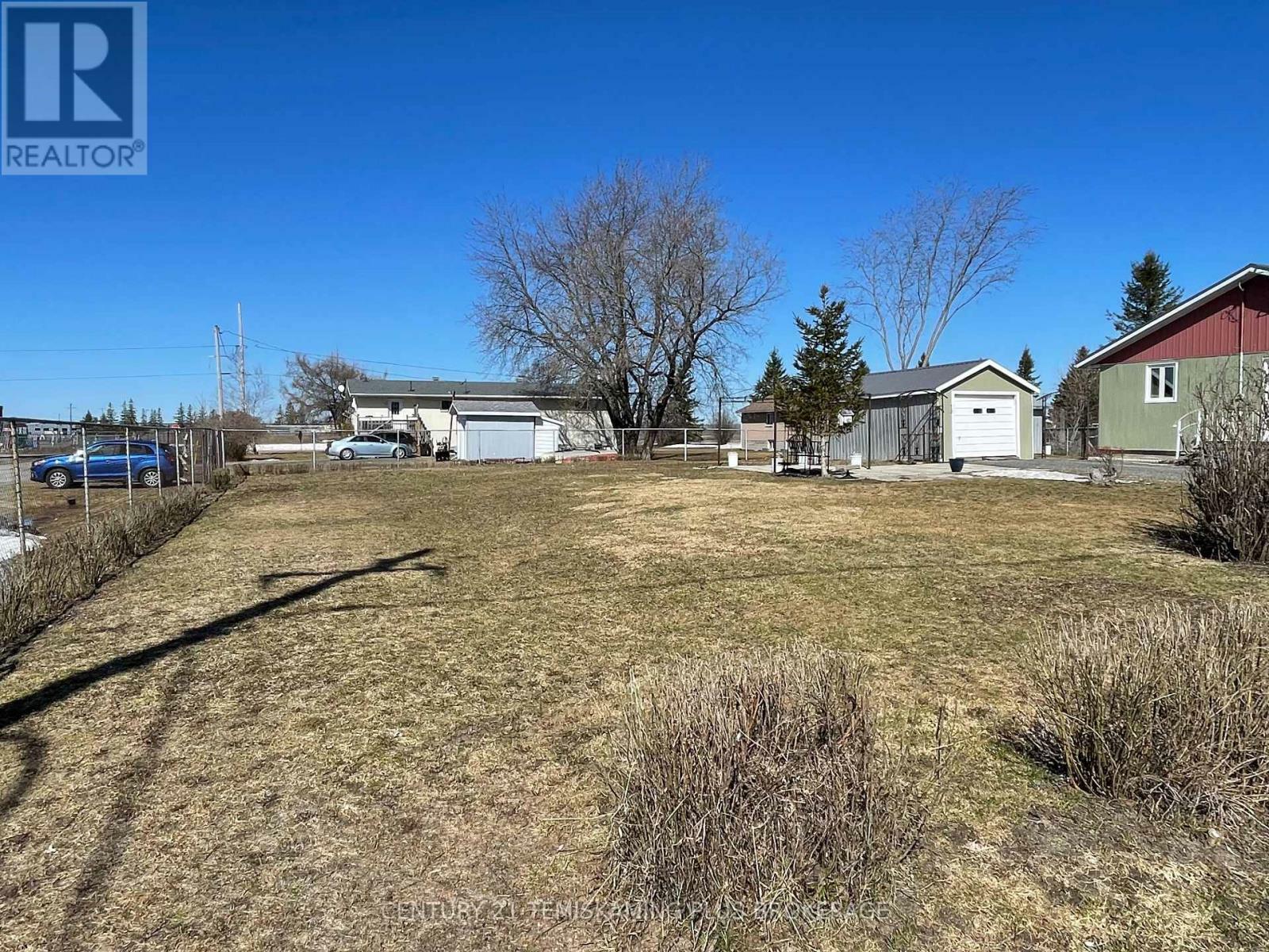 Property Photo: 40 & 44 Tenth Avenue North ON P0J 1E0