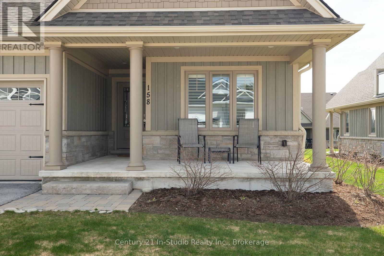Property Photo: 158 Hawthorn Crescent 11 ON N0H 1S0