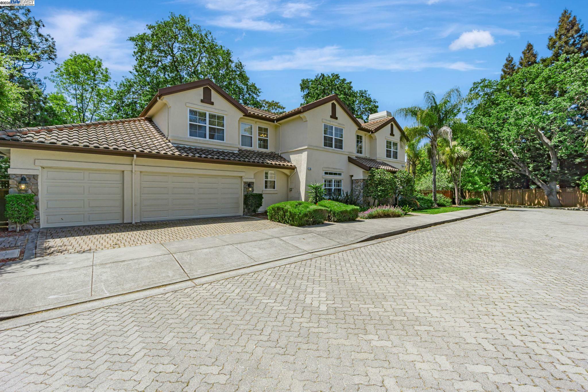 Property Photo: 135 Cara Ct CA 94596