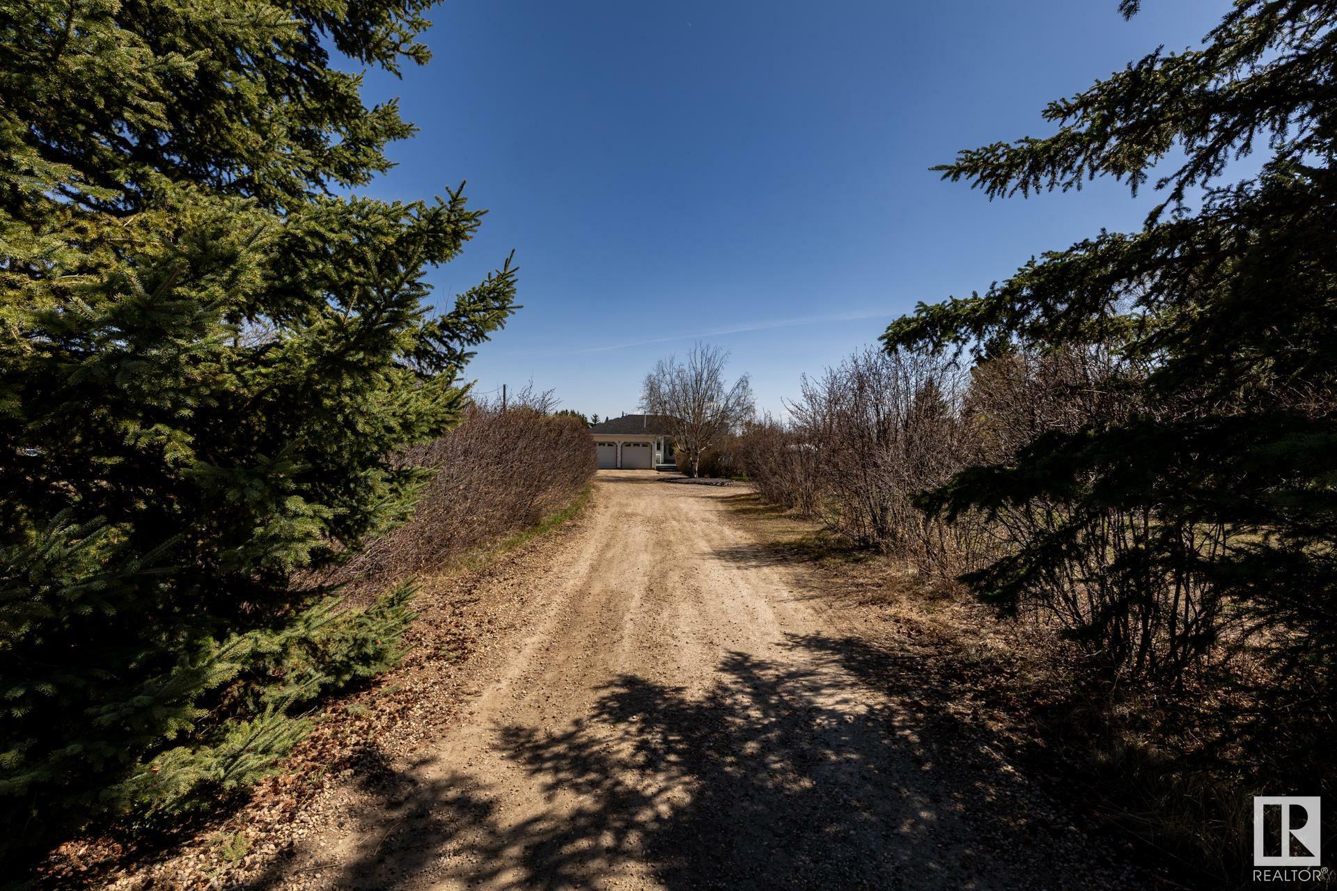 55312 Rge Road 241 19  Rural Sturgeon County AB T8T 1X6 photo