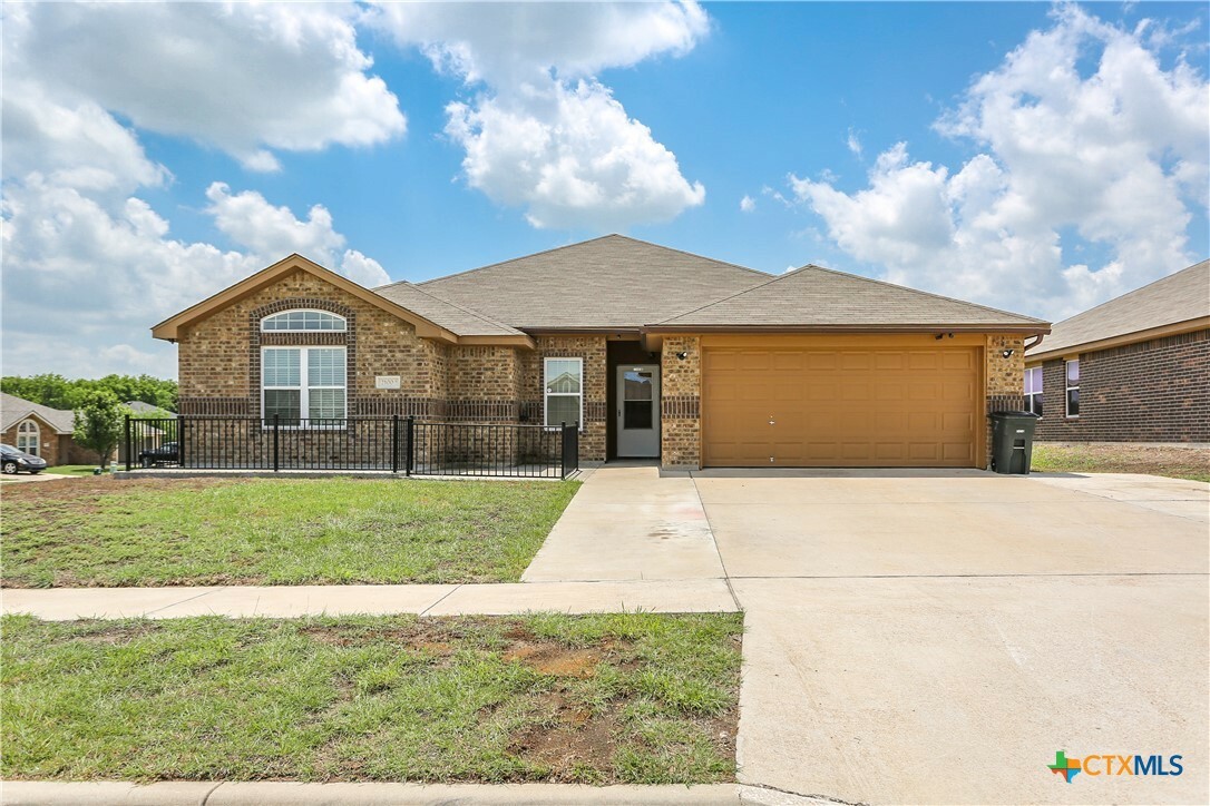 Property Photo: 2100 Golden Eagle Drive TX 76549