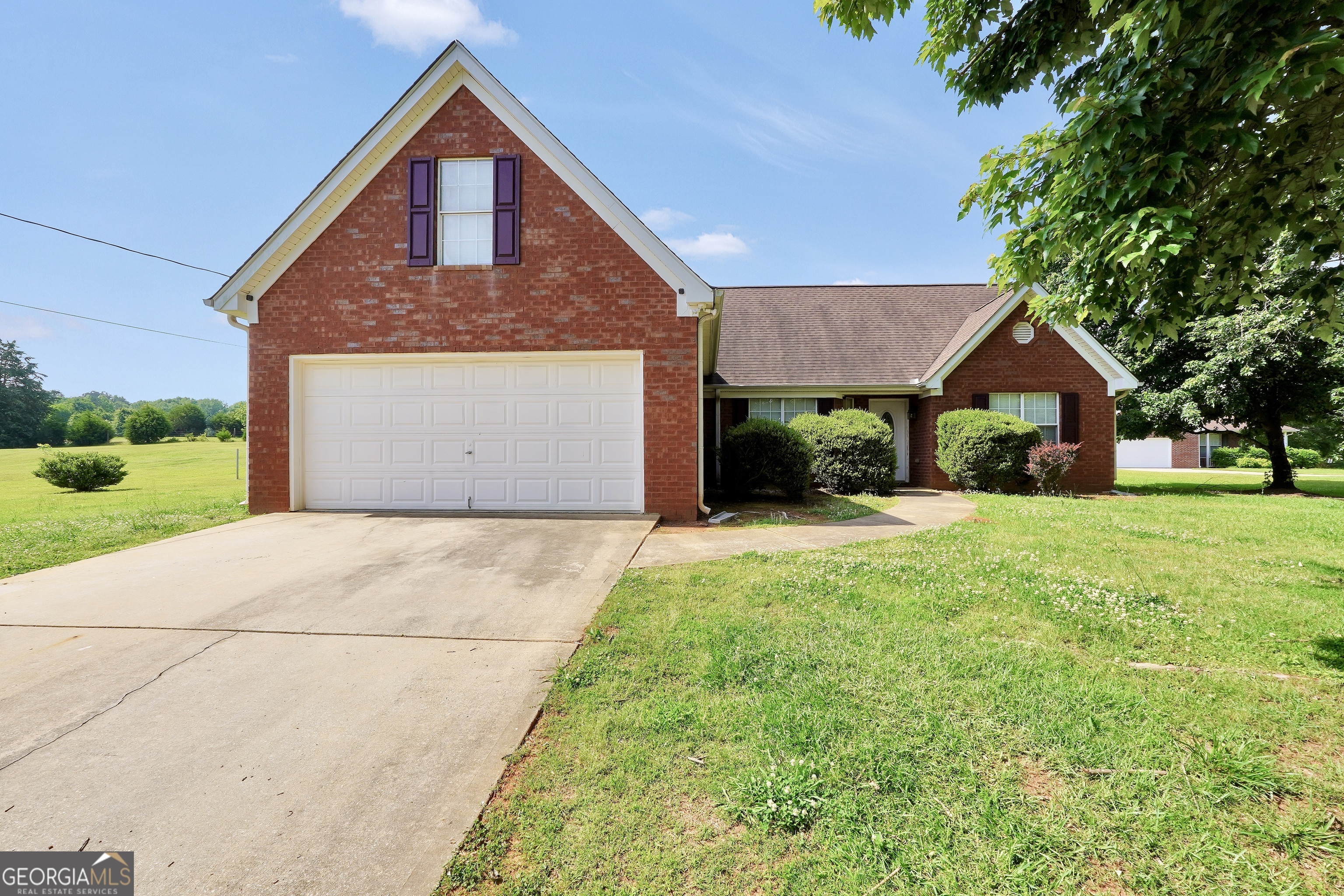Property Photo: 502 Gallantry Trail GA 30252